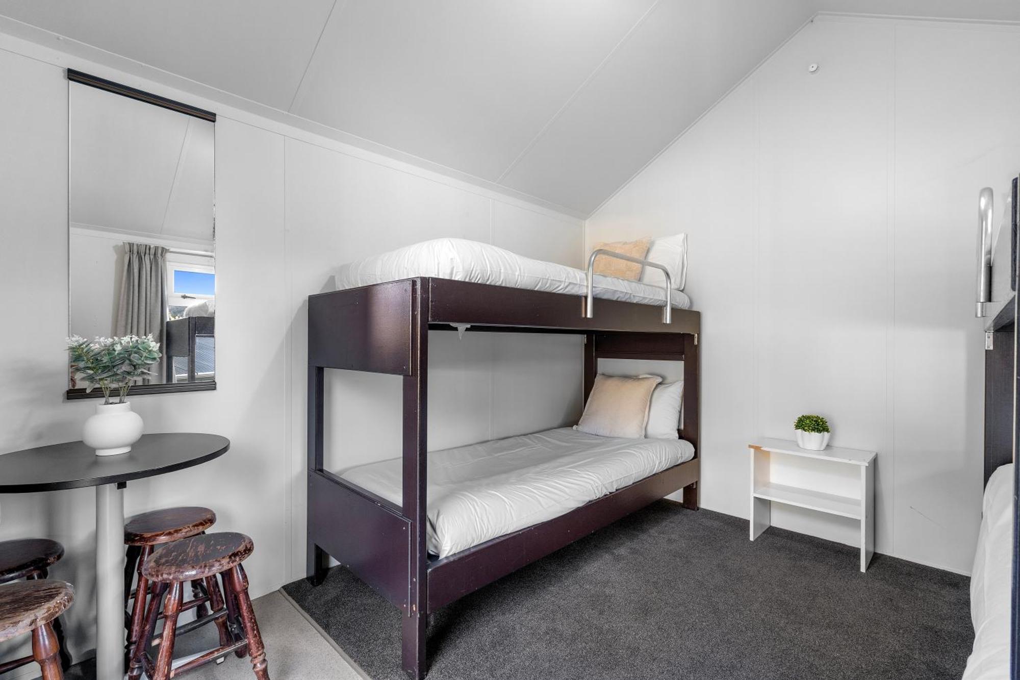 Tasman Holiday Parks Picton Kültér fotó A bunk bed