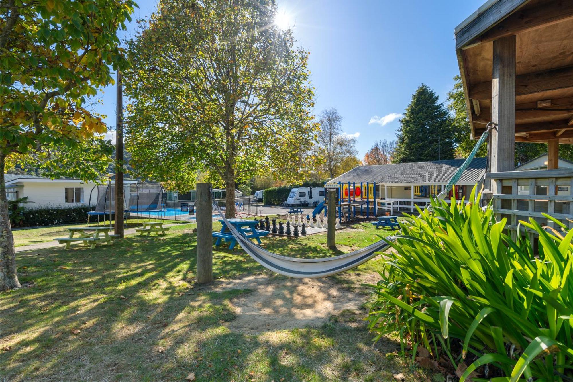 Tasman Holiday Parks Picton Kültér fotó Camping in France