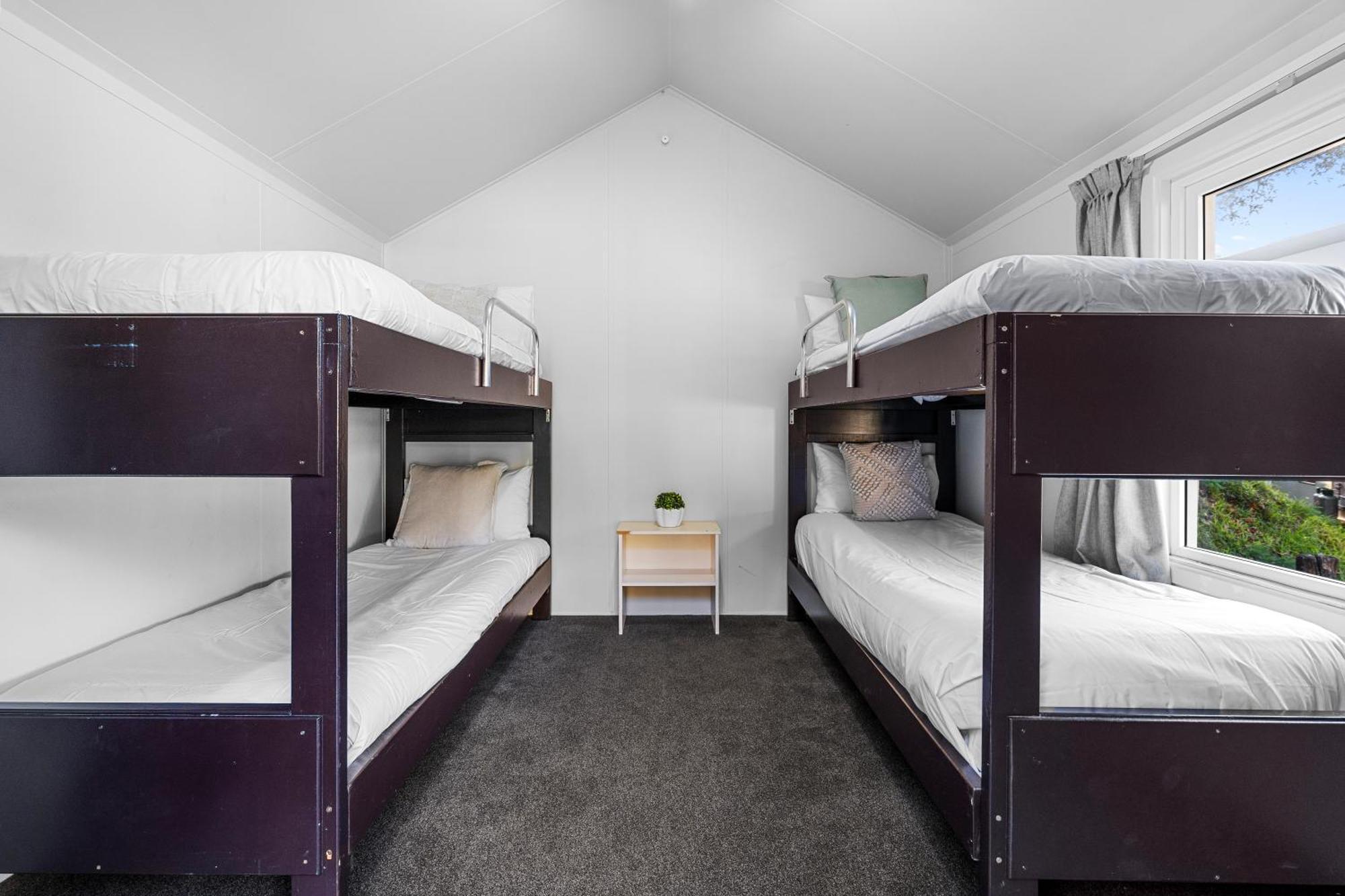 Tasman Holiday Parks Picton Kültér fotó Bunk beds