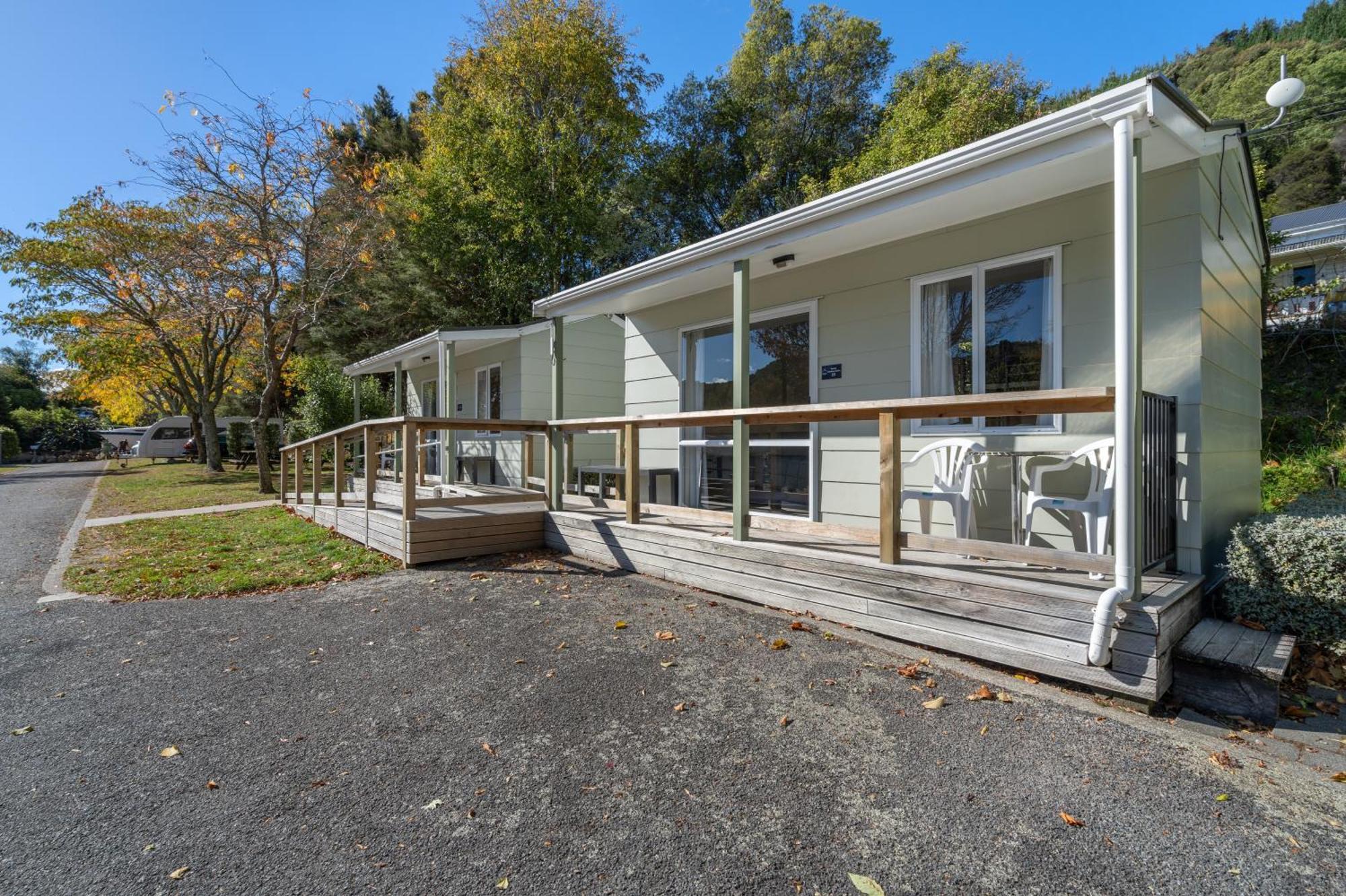 Tasman Holiday Parks Picton Kültér fotó Motels in New Zealand