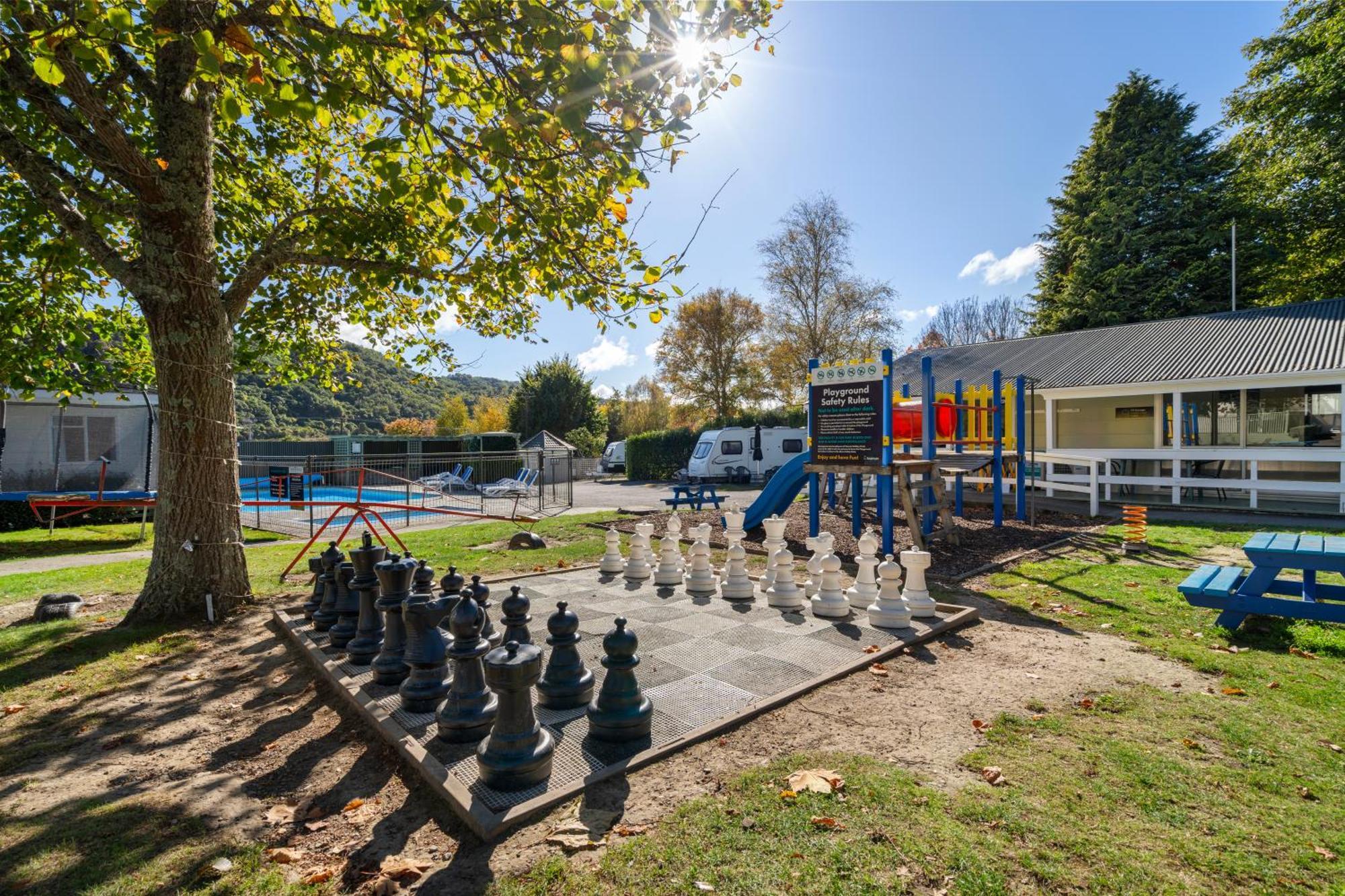 Tasman Holiday Parks Picton Kültér fotó Playground at the park