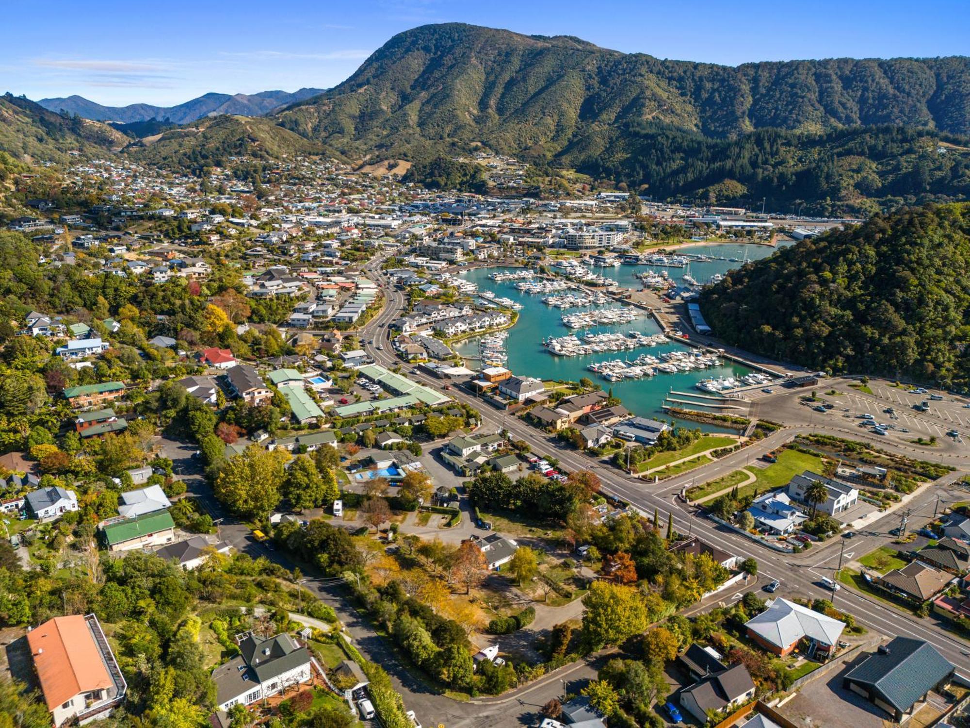 Tasman Holiday Parks Picton Kültér fotó Aerial view of Akaroa