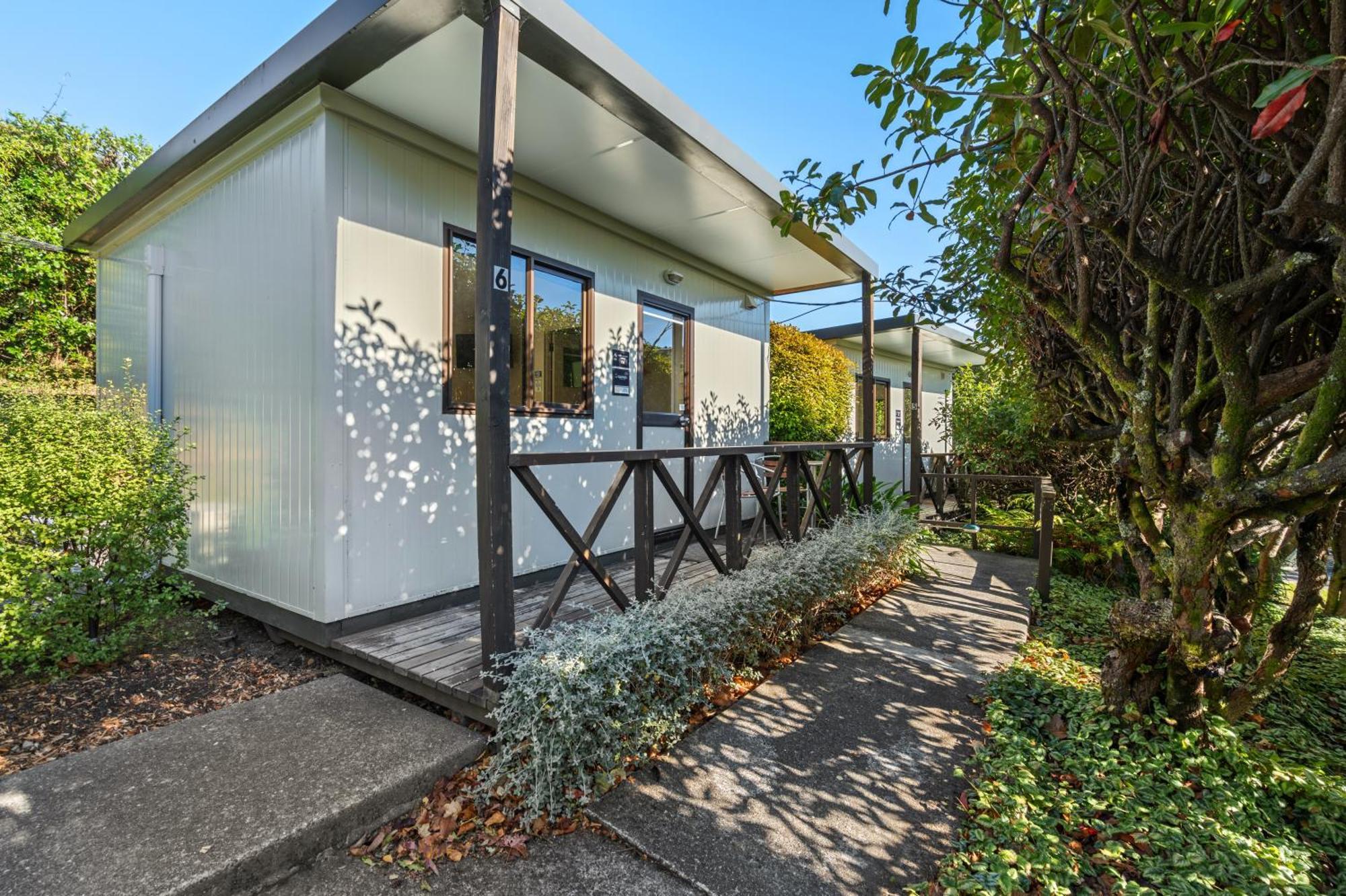 Tasman Holiday Parks Picton Kültér fotó The exterior of the studio